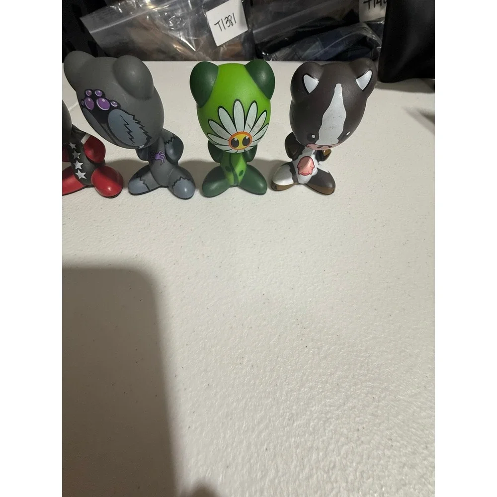Lot of 6 Designer Vinyl Art Toy Figures Panda Spider Daisy Cow Snowflake Star